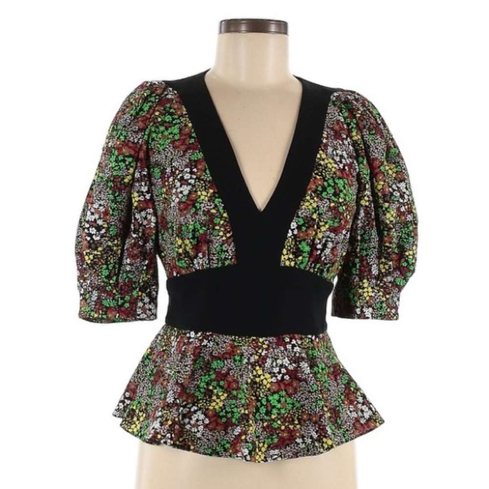 Ted Baker London
Size 6 (2) Short Sleeve Blouse